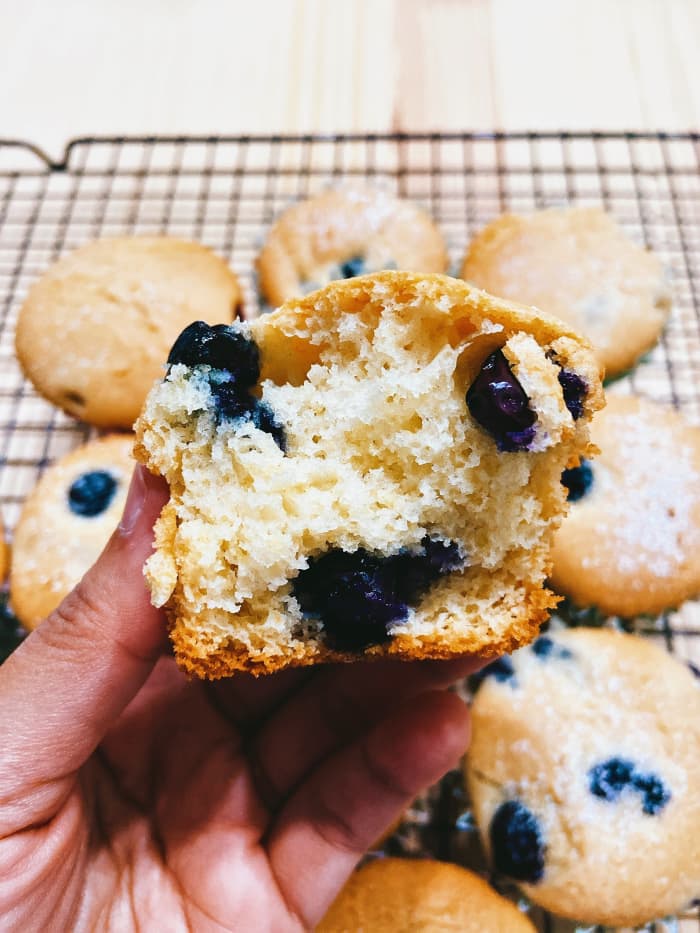 By the way, blueberry muffins are perfect for a summer treat! I hope you will try this recipe and that you will like these delicious blueberries muffins as much as we do!