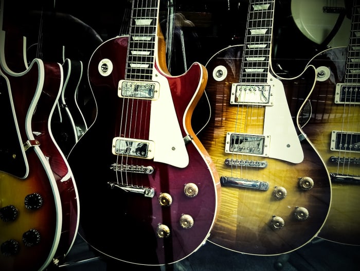 Les Paul or SG? What's the Difference and Which Is Better?