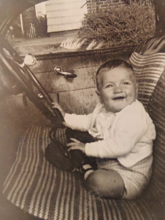 But it must be me bcause I'm grabbing the steering wheel. Had my hands on many of those thru the years