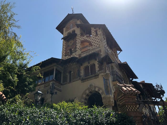 Villino delle fate (small house of fairies) is just one of many interesting houses you can find in Coppedè.