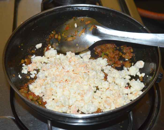 Add the crushed paneer. 