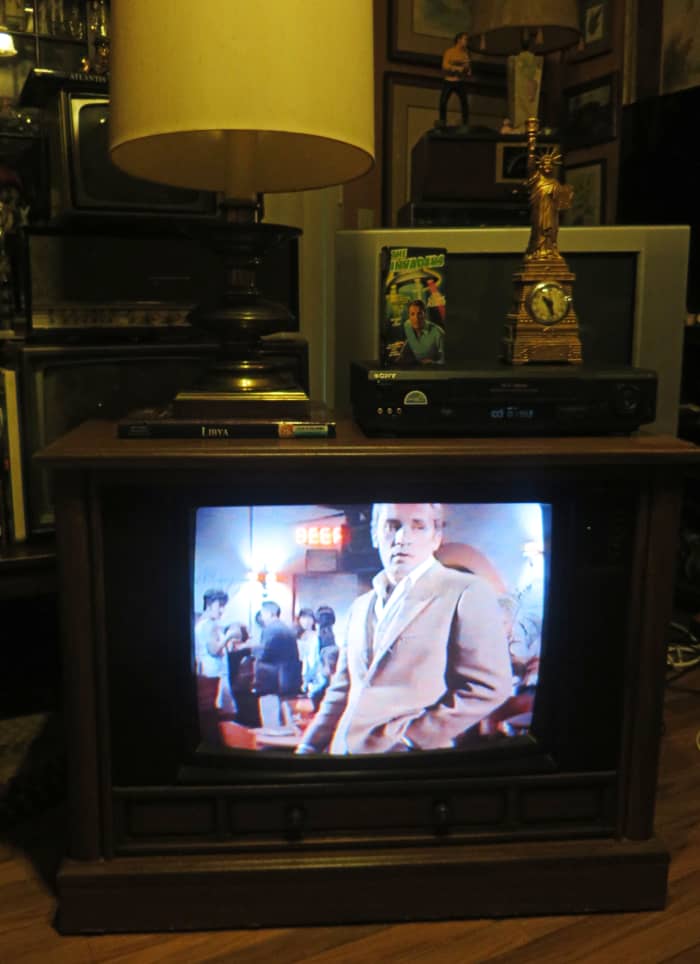 Roy Thinnes as David Vincent playing on the Crosley Color Television 25E510-00AA, The Invaders, The Mutation, Episode Three, VHS tape. .Manufactured August 1994, Date Code 3314W291B. Crosley TV Chassis Model number 25E510-00AA.
