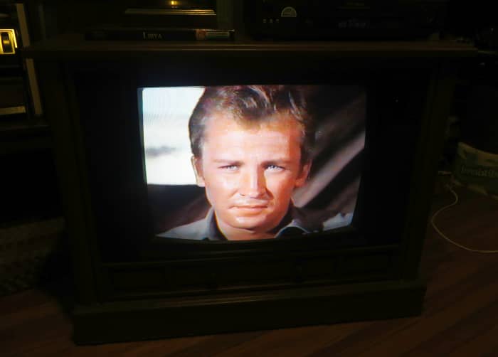 Roy Thinnes as David Vincent playing on the Crosley Color Television 25E510-00AA, The Invaders, The Mutation, Episode Three, VHS tape. .Manufactured August 1994, Date Code 3314W291B. Crosley TV Chassis Model number 25E510-00AA.