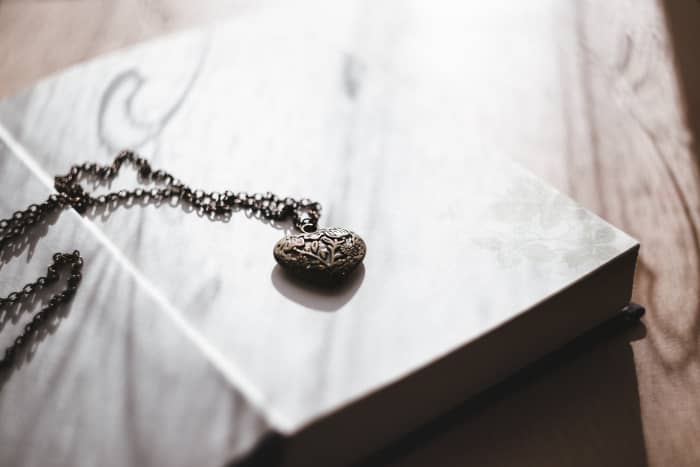 If your significant other likes jewelry, a locket with a photo or note inside is a wonderful present.