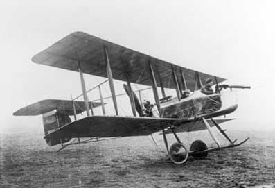 The gun/propeller problem before the interruptor gear: that's the propeller behind the pilot, the gun in front.