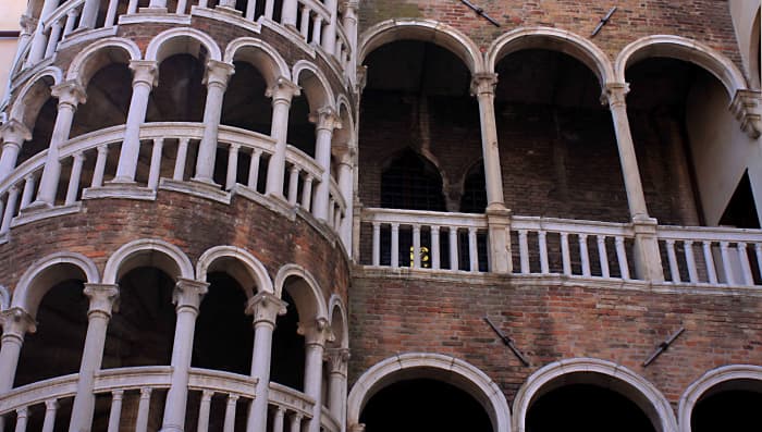 Scala del Bovolo, and the palace it serves. The Palazzo Contarini del Bovolo was built in the 15th century, and its beautiful staircase was added in 1499. 'Bovolo' means snail-shell, referring to the spiral shape and appearance of the staircase
