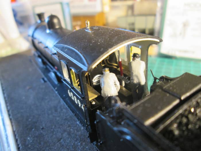 Close-up of 65894 shows the ModelU crew over the tender front. A hinged fall plate is integral on the model. Very good value for money.