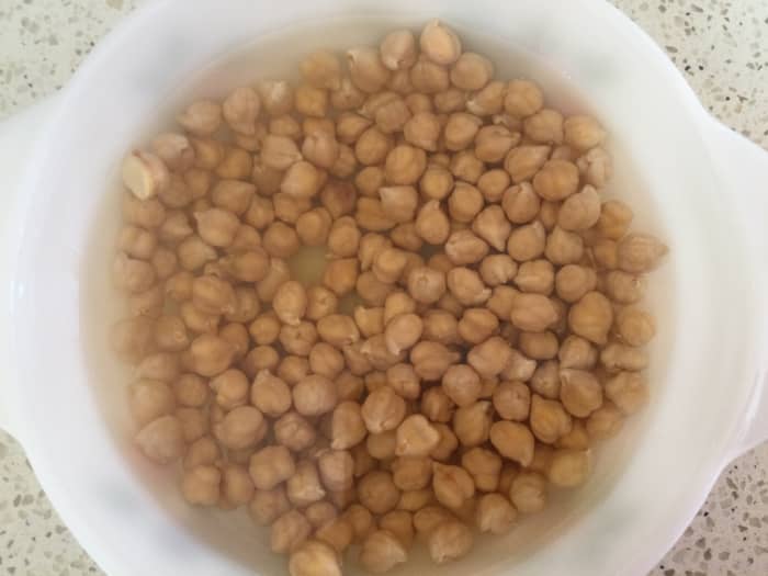 Soak in cold water for 12 hours, drain, and fresh water to a pan and boil for approximately 1 hour.