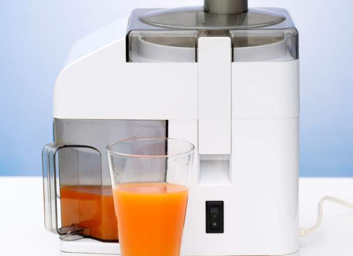 Cold Press Juicer vs. Centrifugal Juicer What Are the Pros and Cons