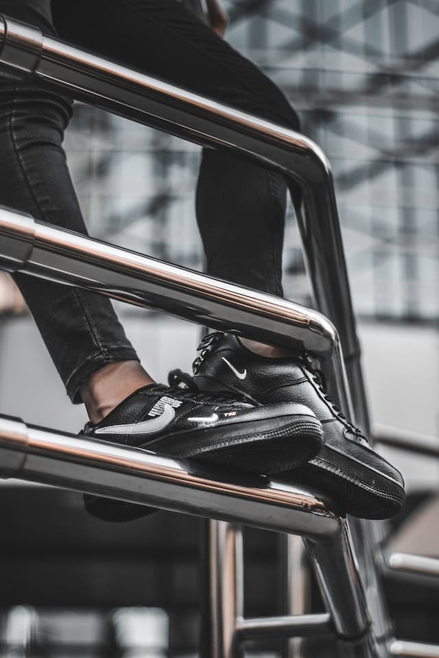 Photo by Denis Zagorodniuc from Pexels: https://www.pexels.com/photo/person-wearing-black-low-top-sneakers-2859181/