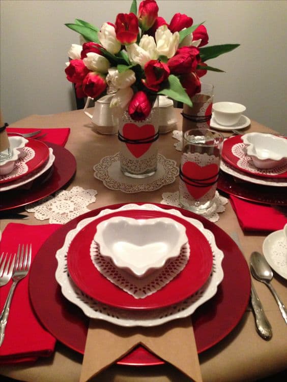 50+ Romantic Valentines Table Setting Ideas for a Cozy Night In - HubPages