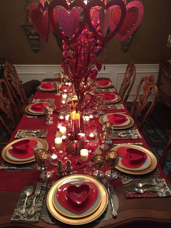 50+ Romantic Valentines Table Setting Ideas for a Cozy Night In - HubPages