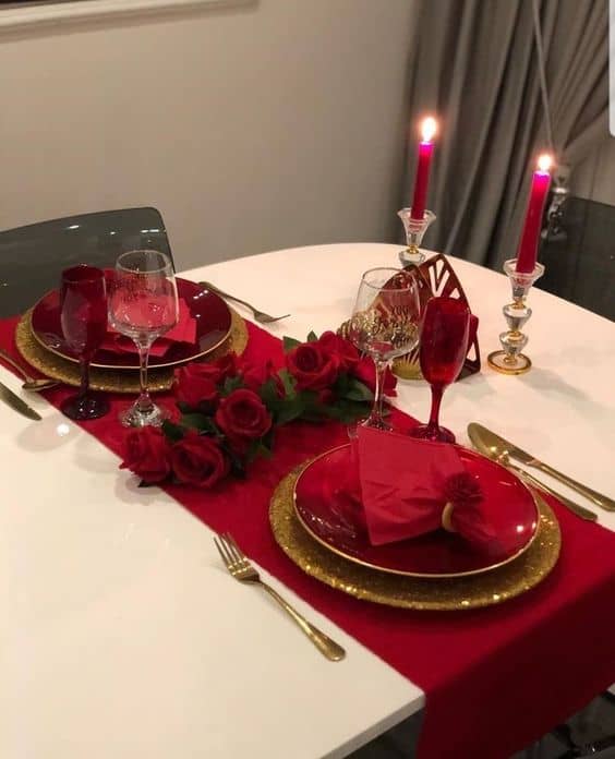 50+ Romantic Valentines Table Setting Ideas for a Cozy Night In - HubPages