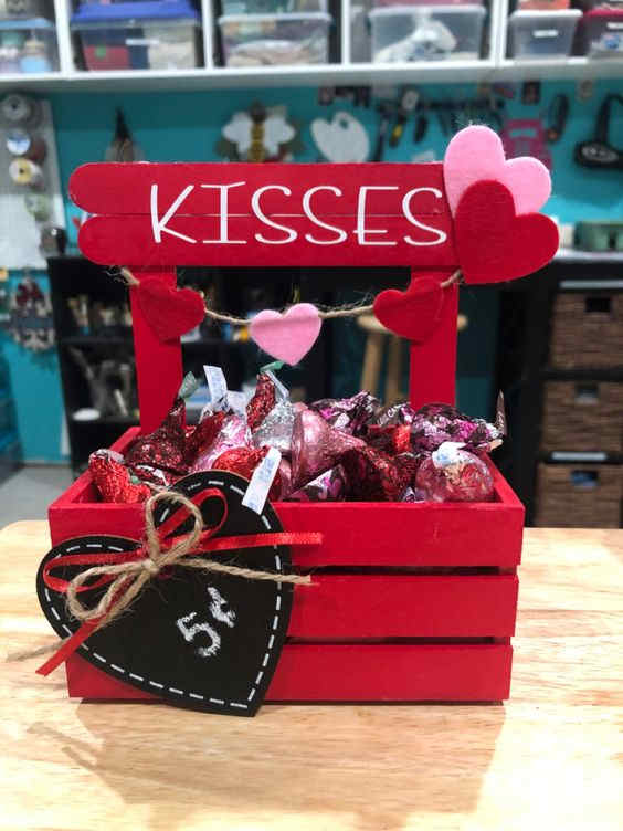 100+ Super Romantic Valentines Decorations on a Budget HubPages