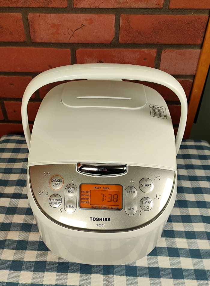 Review of the Toshiba 6Cup Electric Rice Cooker Delishably