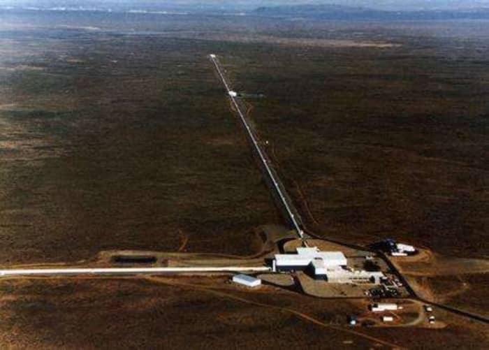 What Is the LIGO Gravity Wave Detector? - HubPages