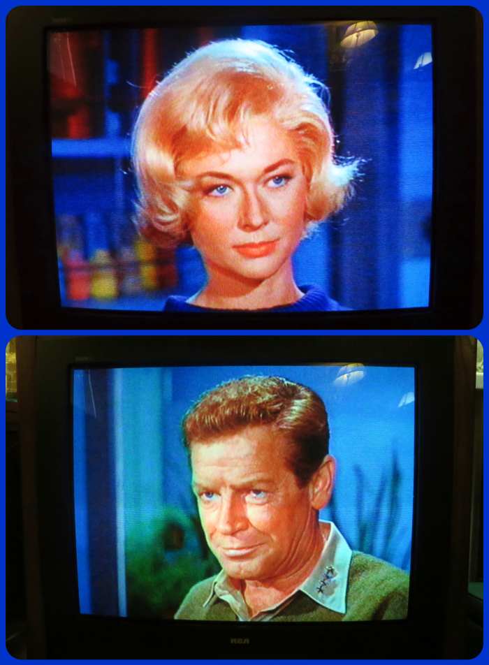 1998 RCA Colortrak Television Model G32643sk, RCA Chassis CTC187CN3, Made October 1998, 32 Inch