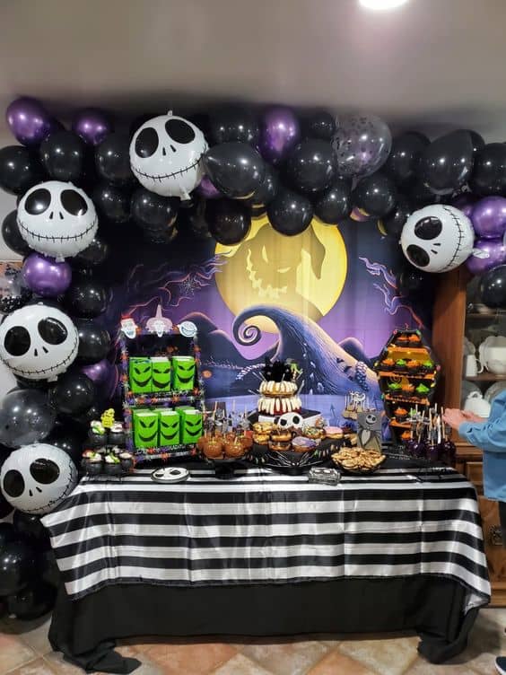 35+ Spooky Yet Elegant Nightmare Before Christmas Wedding Ideas - Holidappy