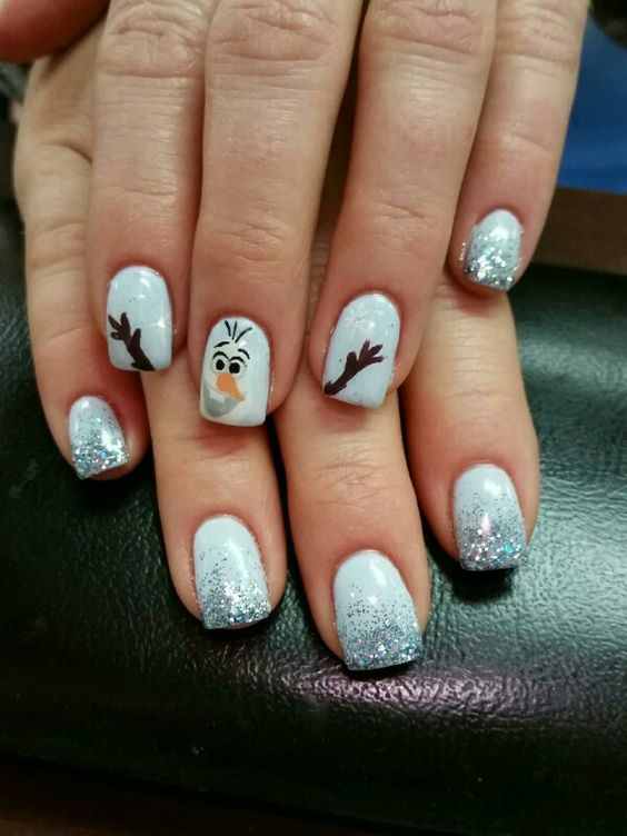 Spread Olaf out over the nails by adding branch arms either side