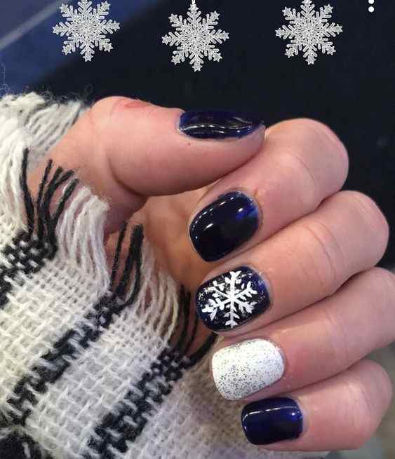 Go classic with black and white polish