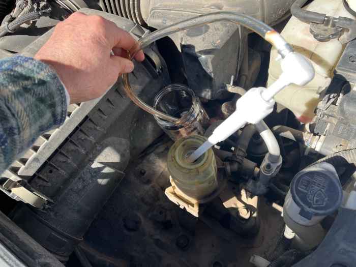 How to Change the Power Steering Fluid in a 4th Gen (20032009) Toyota 4Runner AxleAddict
