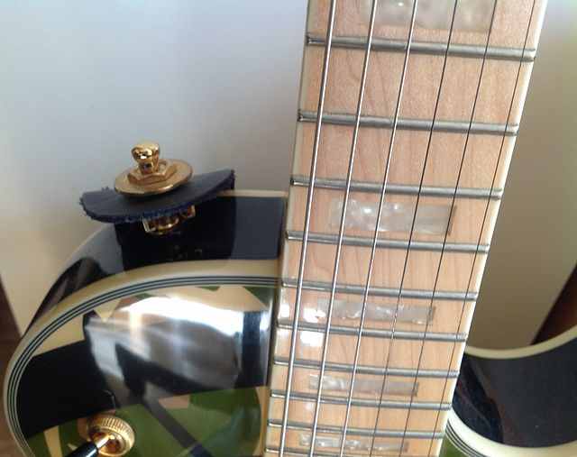 Best Strap Locks for Your Guitar or Bass Spinditty