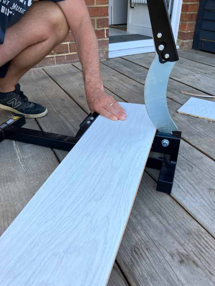 The Easy Way to Cut Laminate Flooring to Length Dengarden