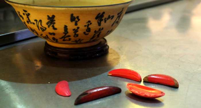 Chinese Jiaobei: Divination With Moon Blocks - Exemplore