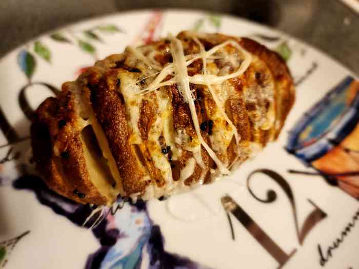 Garlic Mozzarella Hasselback Potatoes Delishably