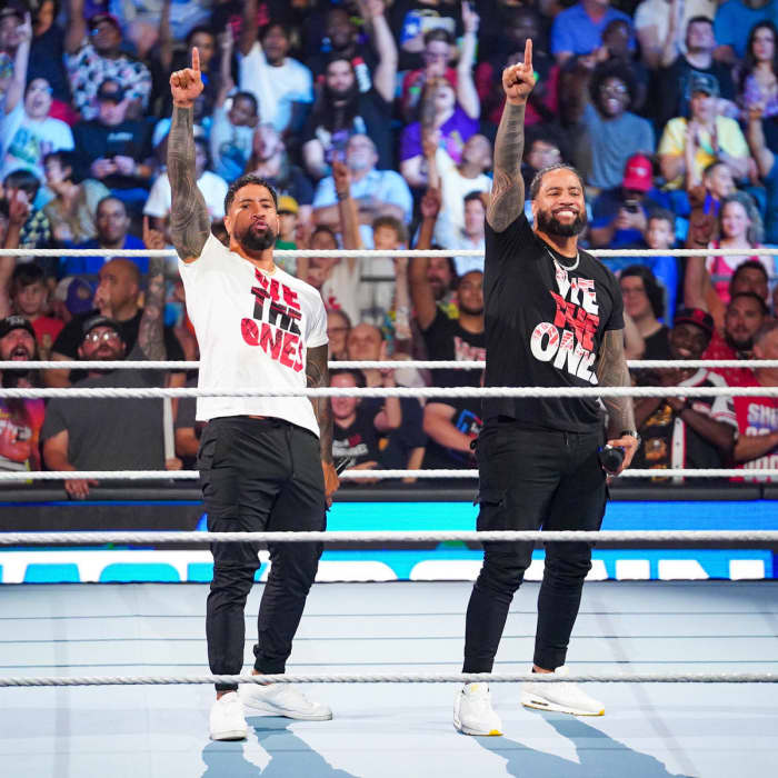 WWE Friday Night Smackdown: The Usos Betray Solo Sikoa, A Surprise ...