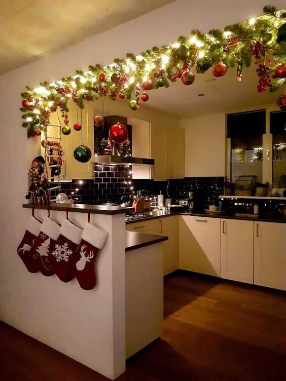 50+ Cozy and Creative Small Apartment Christmas Decor Ideas - HubPages