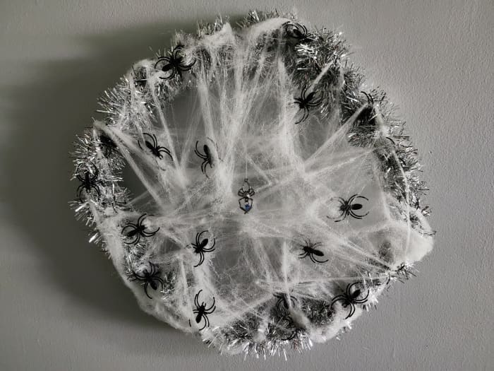How to Make a Spooky Spider Web Wreath - Holidappy
