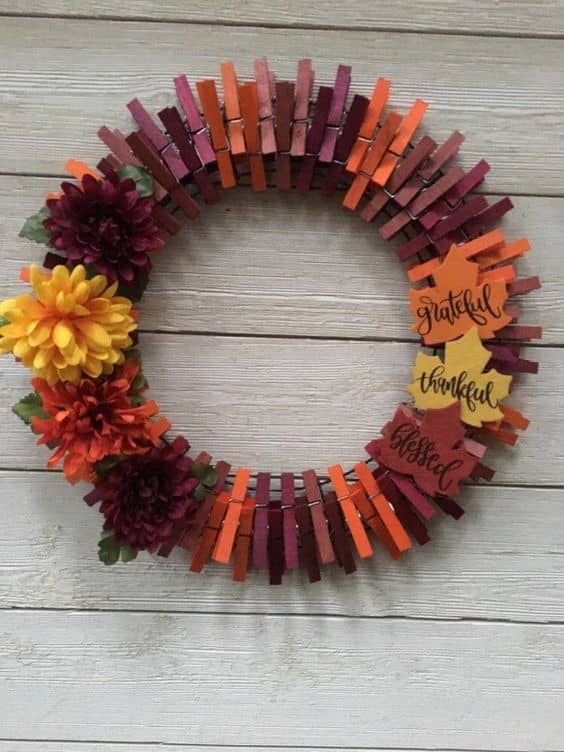 35+ Beautiful DIY Thanksgiving Clothespin Wreaths To Show The Beauty of ...