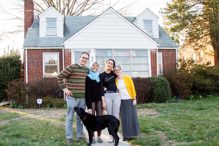 Host family and exchange students