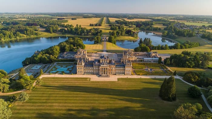 Blenheim Palace: On the grounds a plinth marks the position of Woodstock Palace.