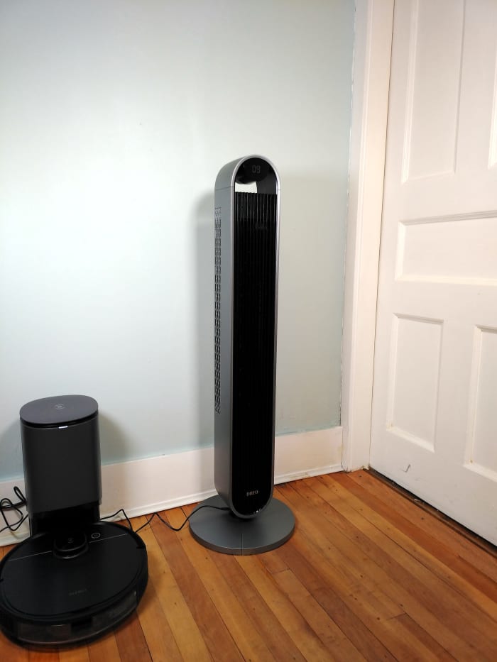 Just by coincidence, my new fan's color scheme matches that of my robotic vacuum