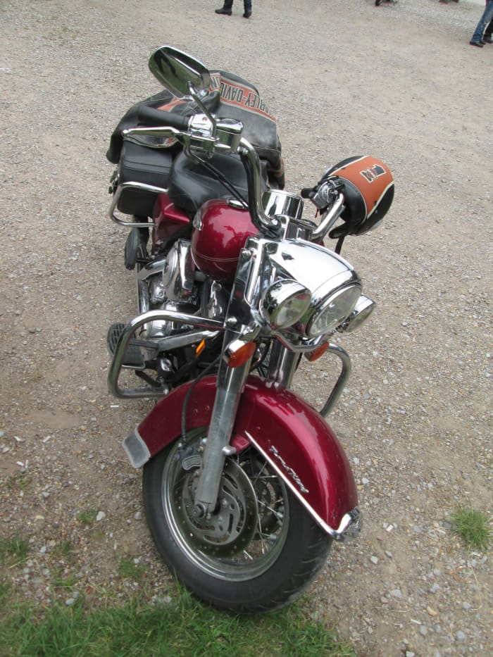 Ee-Zee Rider! Got the lot, the machine, the leathers and the helmet... Where's Peter Fonda when you need him?