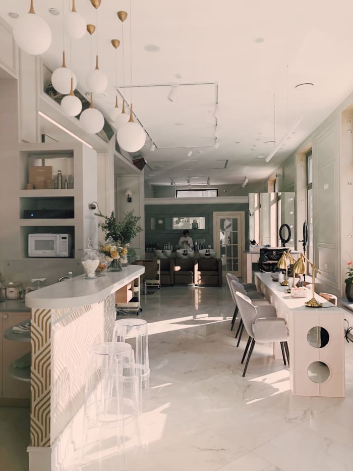 Pisces is the sign of multiplicity. In their home, you would expect the designs to repeat, like the circular light fixtures in this picture. Rounded edges also go with the yin energy Pisces projects.