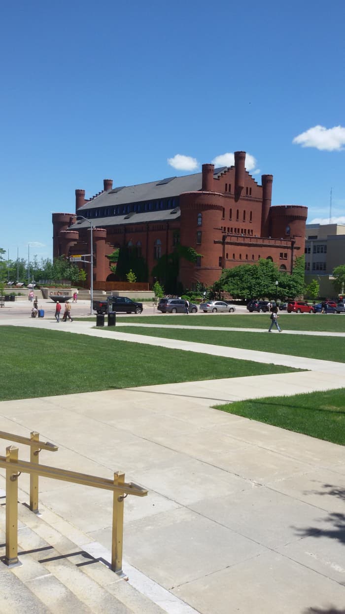 The Armory Building constructed in 1893. I had my physical education classes here in 1962, Picture taken in 2019.