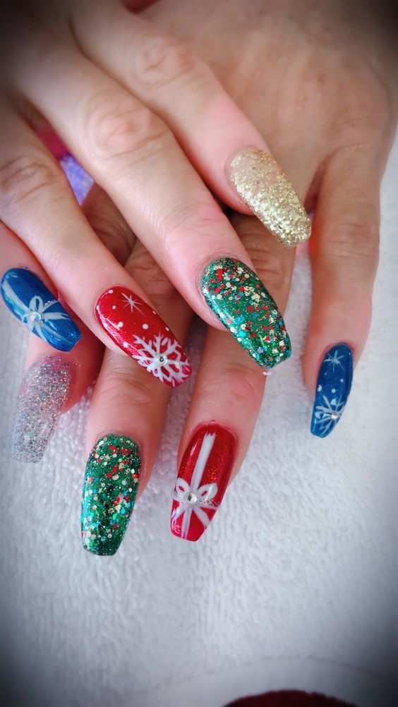 diy-christmas-nail-designs