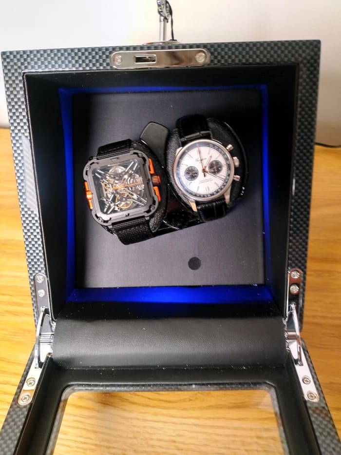 This X Series watch can be kept wound and ready for use if placed in a watch winder