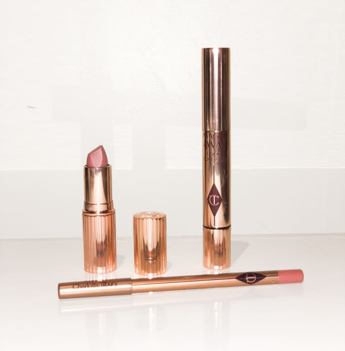 Charlotte Tilbury Pillow Talk Lipstick, Pillow Talk lip liner and Magic Away Concealer.