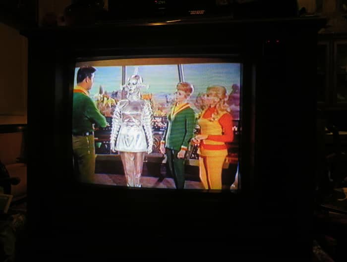 Verda meeting John and Maureen Robinson and their daughter Judy on the Curtis Mathes Color Console Television Model B2610RC, with the Hitachi A66ABU30X Picture tube.