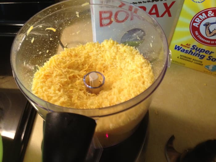 For a finer powder, change to a pulverizing blade and run the bar soap through again until fine.