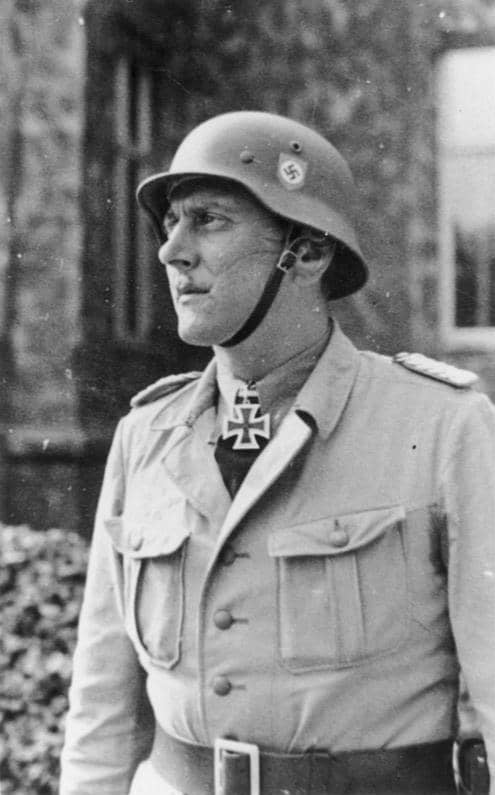 Skorzeny as commander of the Waffen SS Sonderverband z.b.V. Friedenthal special forces unit, 1943. With his large dueling scar on display on the left side of his face.