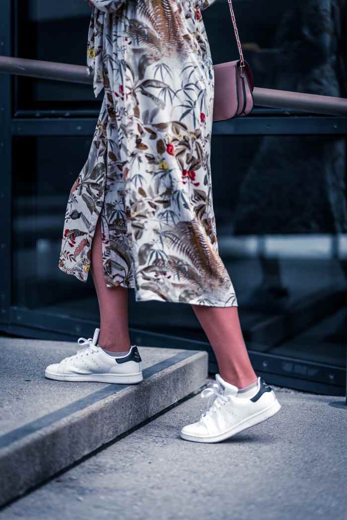 30+ JawDropping Sneaker and Dress Outfit Ideas Bellatory