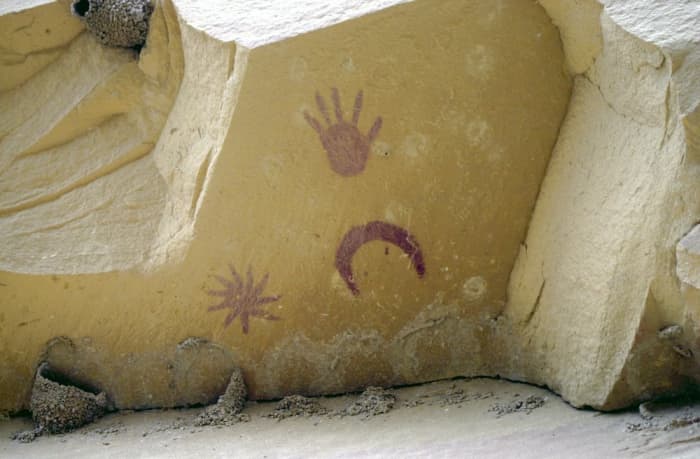 An 11th century pictograph at Chaco Canyon, New Mexico, may depict the supernova of AD 1054. The supernova and the Moon were in this configuration when the supernova was near its brightest.