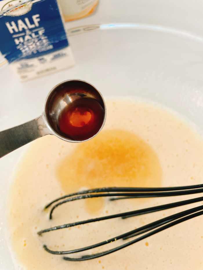 Decadent Mini Lemon Loaves With Lemon Curd Filling Delishably