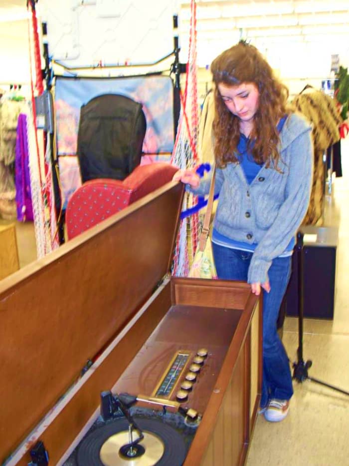 My Daughter Karah is probably not happy with my new find, But I was Exhilarated that Day. She grew up with my hobby and probably was thinking not again. This Curtis Mathes Stereo Model # 40M653 was made 09-18-1961.