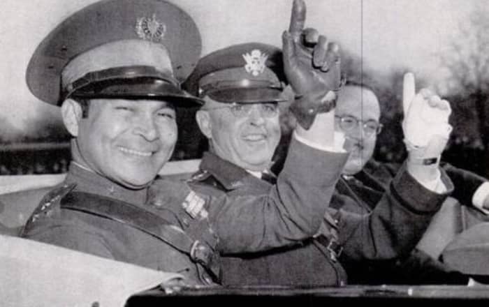 President Batista with a US army chief in 1938. Members of Batista's pre-revolution dictatorship were executed.